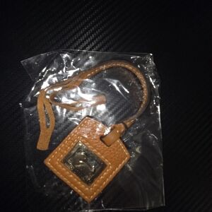 Dooney & Bourke Leather Hangtag